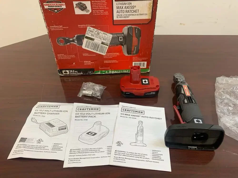 Craftsman C3 19.2V Max Axess Auto Ratchet w/ Battery and Socket Set. No charger